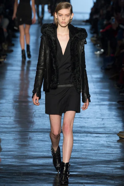 Look 24